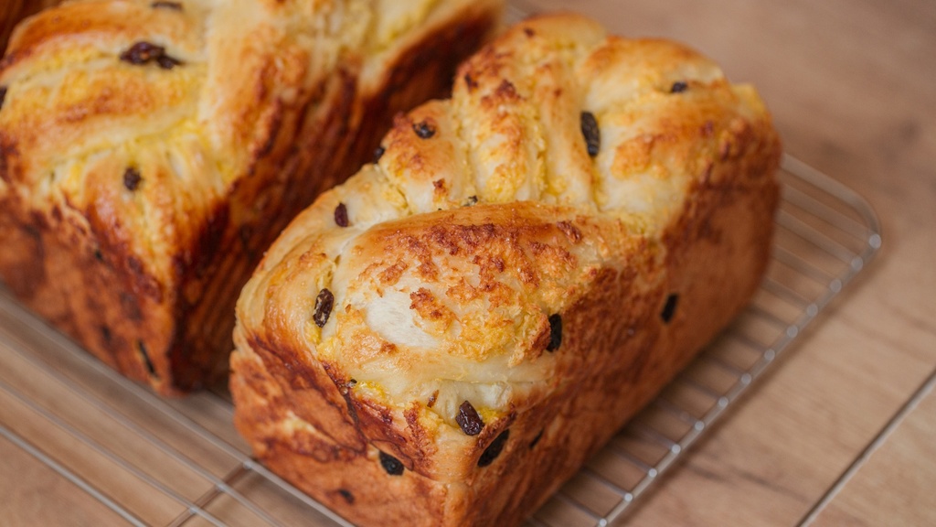 [Oct. 30] Coconut Raisin Shokupan